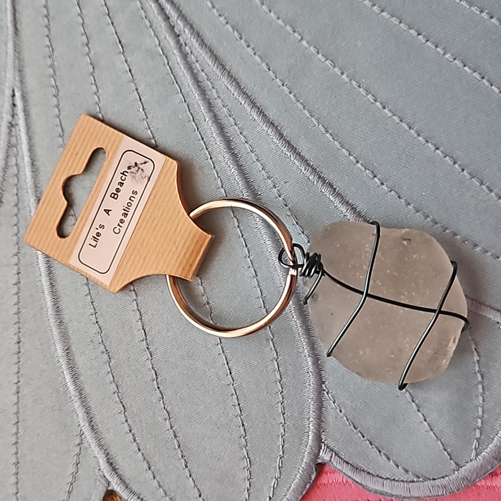 3 for $10 Life's A Beach Keychain ⛱️